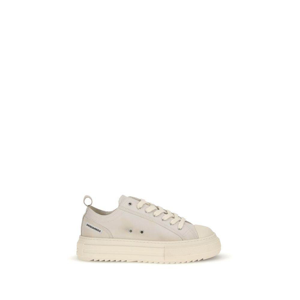 Cream white DSQUARED2 low-top sneaker with thick sole and laces