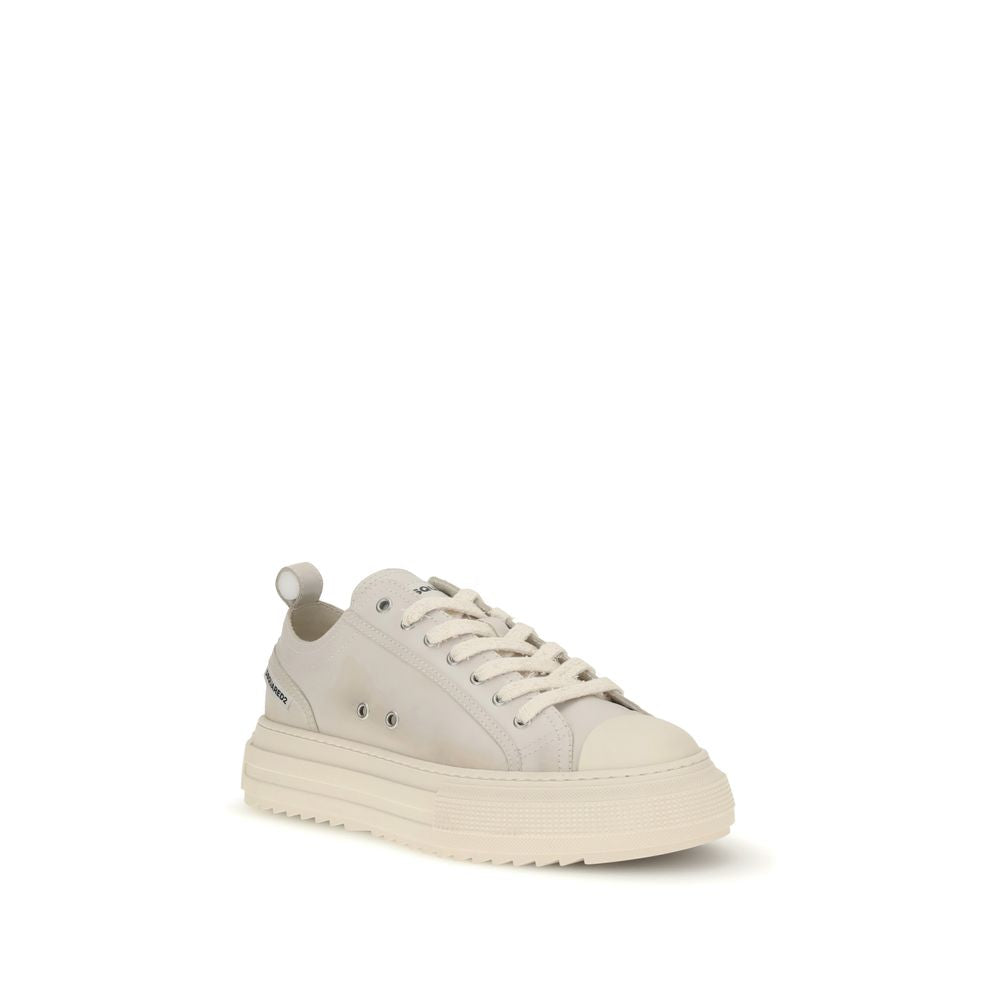 Cream white DSQUARED2 low-top sneaker with thick sole and laces