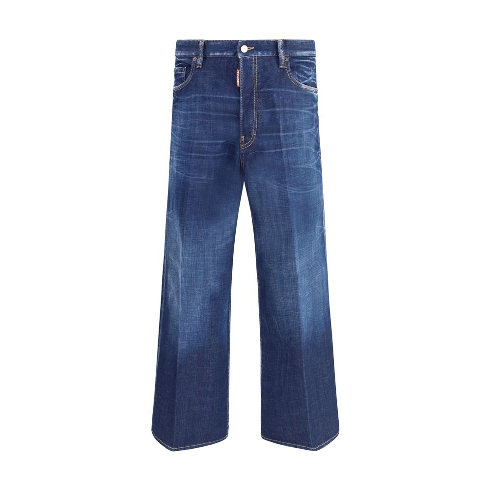 Wide-leg blue denim jeans with faded wash and front pockets